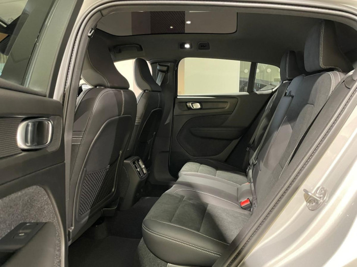 Volvo C40 PURE ELECTRIC RECHARGE AUT AWD