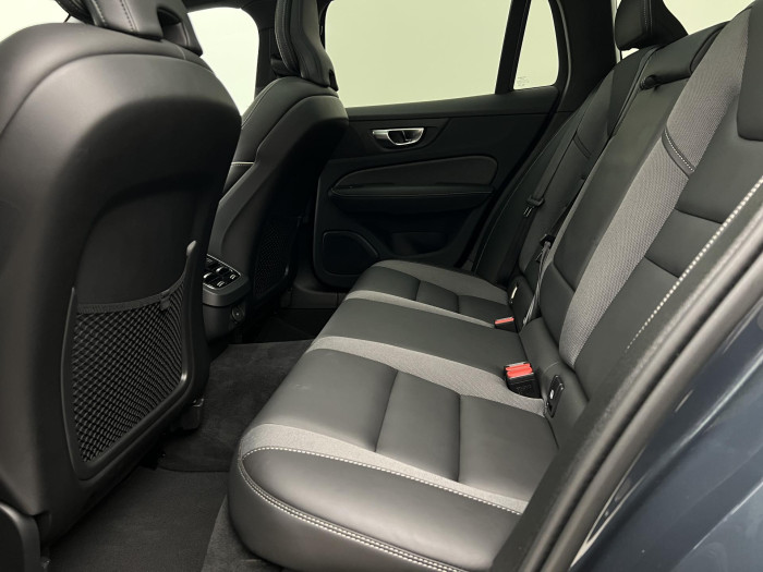 Volvo V60 B4 ULTRA DARK AUT 1.maj.