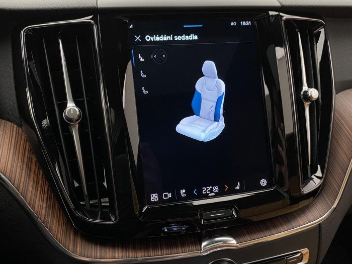 Volvo XC60 T6 AWD AT RECHARGE BRIGHT PLUS 2.0 AT Plus