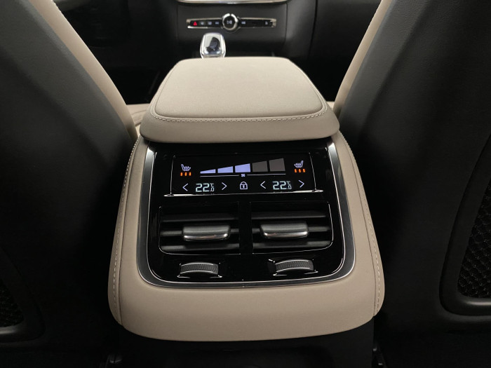 Volvo XC90 T8 AWD RECHARGE DARK PLUS 7m