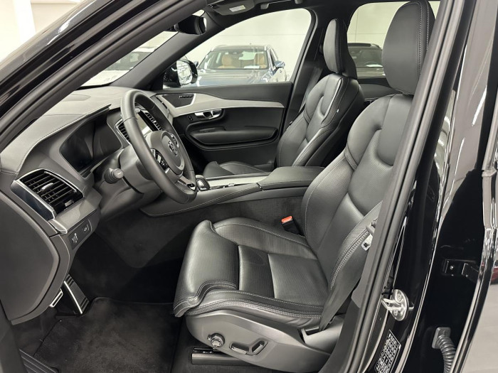 Volvo XC90 B5 AWD R-DESIGN AUT REZERVACE