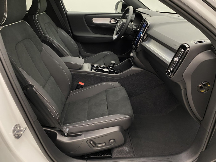 Volvo XC40 B3 AUT PLUS BLACK EDITION