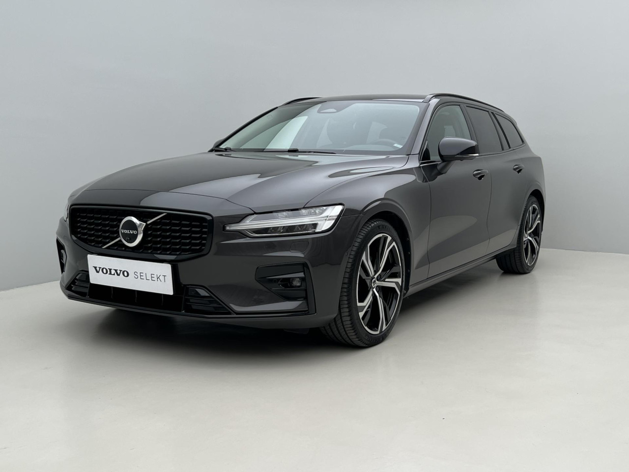 Volvo V60 B4 PLUS DARK AUT 1.maj.