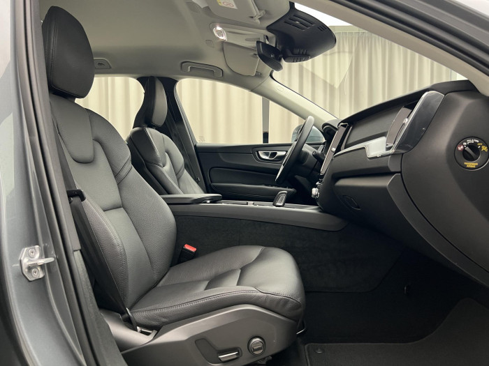 Volvo XC60 B4 AWD MOMENTUM POLESTAR AUT 2.0 Momentum