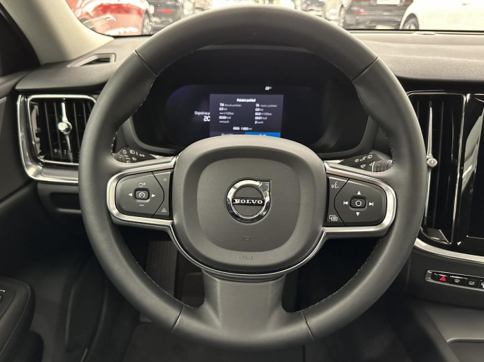 Volvo V60 B3 CORE AUT REZERVACE