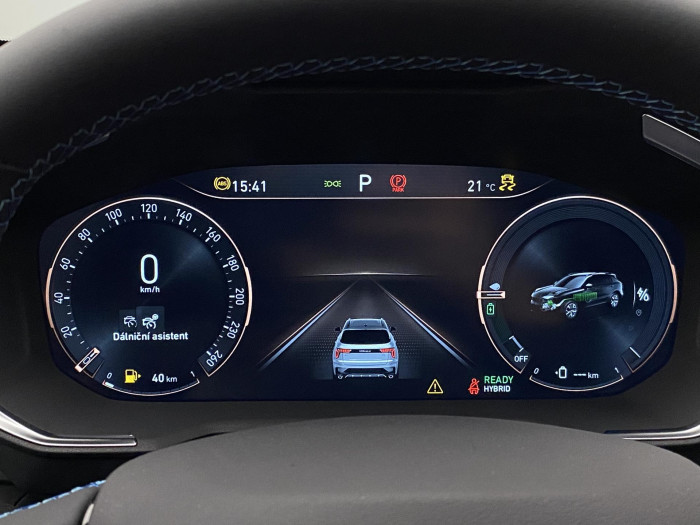 Lynk & Co 01 PHEV DCT AUT 1.maj REZERVACE