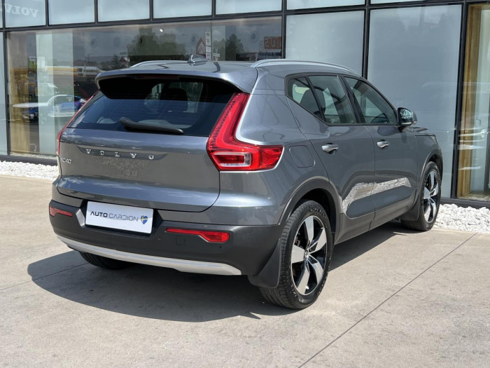 Volvo XC40 D4 AWD MOMENTUM Aut REZERVACE 2.0 d Momentum