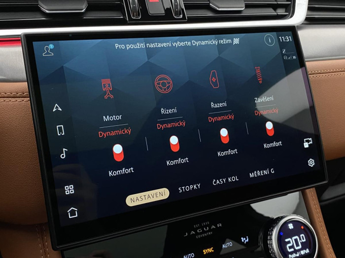 Jaguar F-Pace D300 R-DYNAMIC SE REZERVACE 3.0 d Dynamic SE