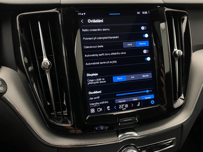 Volvo XC60 T6 AWD PLUS RECHARGE AUT 1.maj