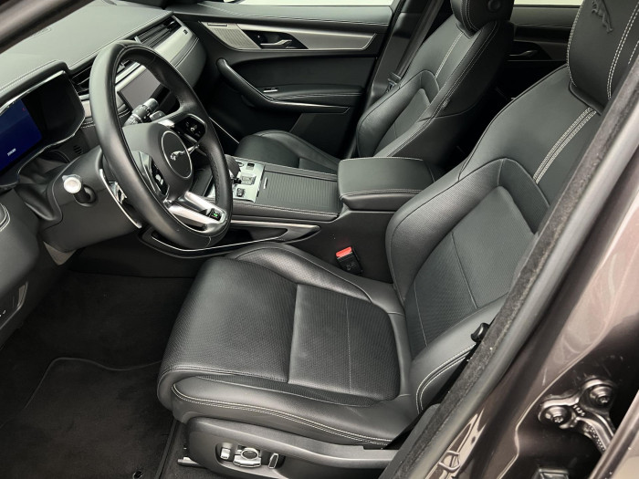 Jaguar F-Pace P400 R-DYNAMIC SE AWD AUT CZ 3.0 Dynamic SE