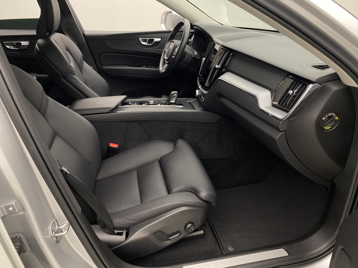 Volvo XC60 B4 MOMENTUM AUT CZ 2.0 Momentum