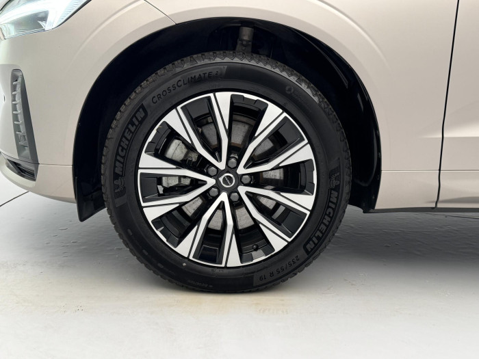 Volvo XC60 B4 AWD PLUS DARK CZ 1.maj
