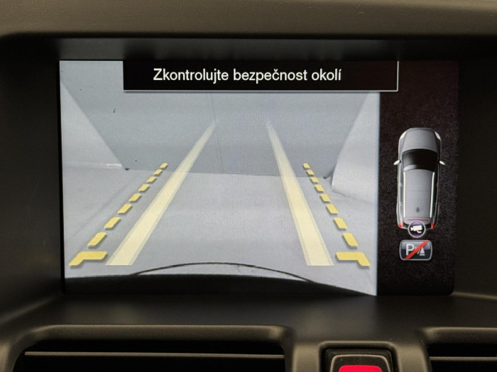 Volvo XC60 D5 AWD R-Design AUT CZ 2.4 d