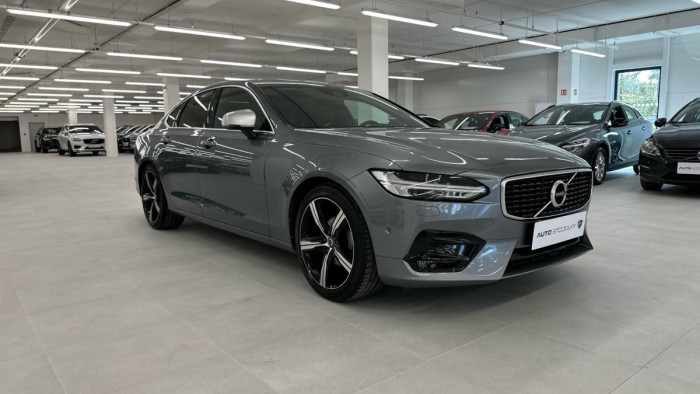 Volvo S90 D4 AWD R-DESIGN AUT REZERVACE 2.0 d