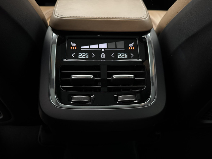 Volvo XC90 D5 AWD INSCRIPTION  CZ 1.maj 2.0 d