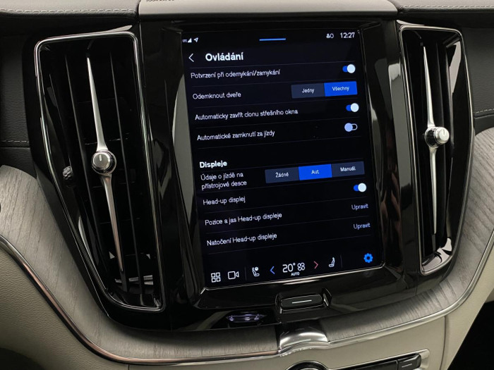 Volvo XC60 B5 AWD ULTIMATE AUT REZERVACE
