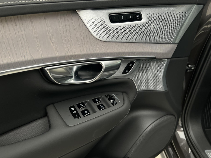 Volvo XC90 T8 AWD RECHARGE DARK PLUS AUT