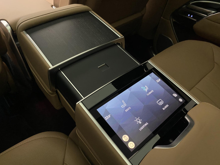 Land Rover Range Rover P550e AUTOBIOGRAPHY SWB