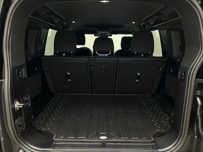 Land Rover Defender 110 D300 X-DYNAMIC SE AWD Aut 3.0 d Dynamic SE