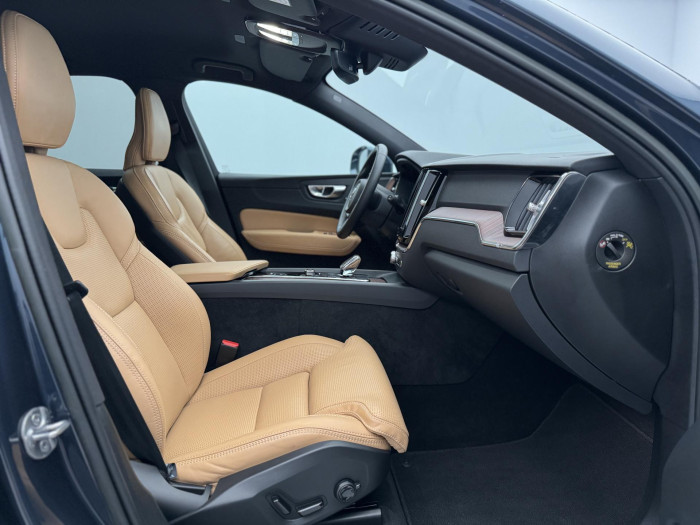 Volvo XC60 B4 AWD PLUS BRIGHT CZ 1. maj