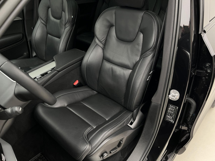 Volvo XC90 B5 AWD R-DESIGN 7MÍSTNÁ AUT