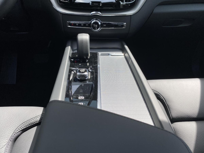 Volvo XC60 B5 AWD AUT DARK PLUS 2.0 Plus