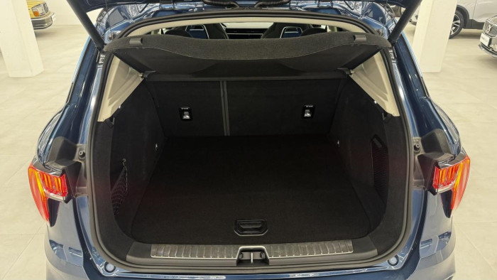 Lynk & Co 01 PHEV DCT AUT REZERVACE