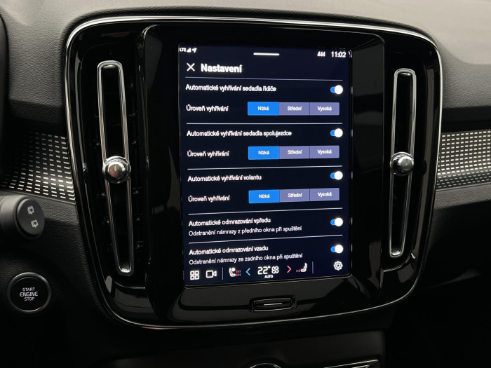 Volvo XC40 B3 ULTRA DARK AUT CZ