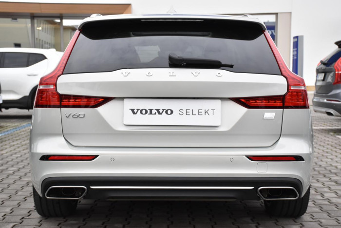 Volvo V60 T6 AWD RECHARGE REZERVACE