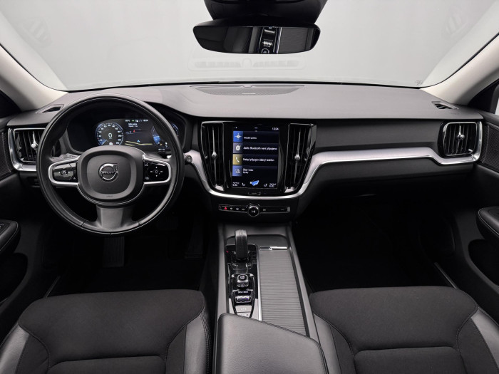 Volvo V60 B4 MOMENTUM PRO REZERVACE 2.0 Momentum