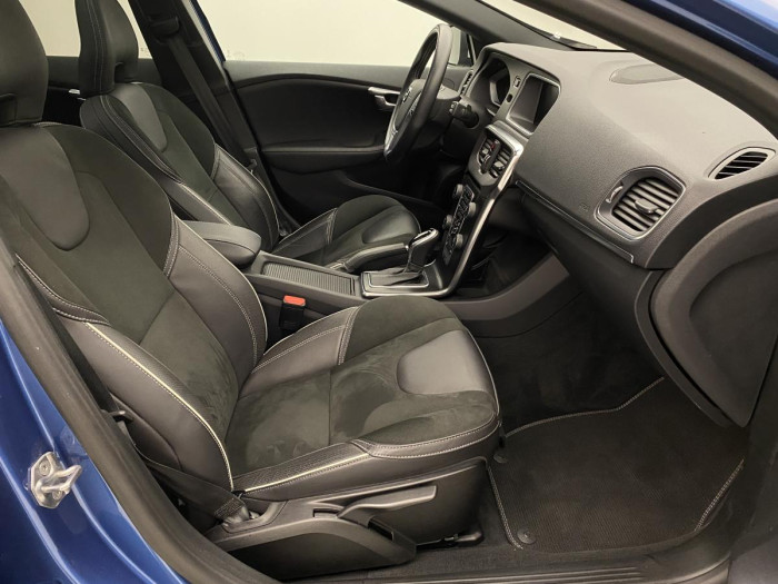 Volvo V40 T3 R-DESIGN AUT 1.maj.