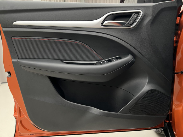 MG ZS 1.5 ESSENTIAL PLUS CZ 1.maj.