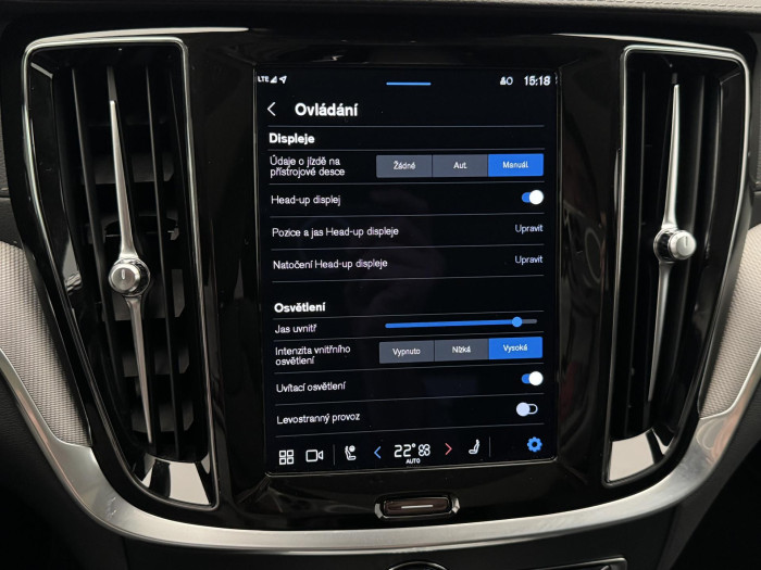 Volvo V60 CC B4 AWD ULTIMATE REZERVACE 2.0 CC CC