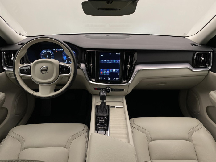 Volvo V60 CC D4 AWD MOMENTUM AUT CZ 2.0 d CC CC Momentum