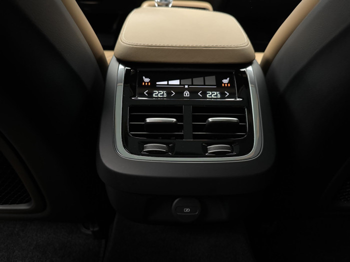 Volvo V90 B6 AWD ULTIMATE REZERVACE