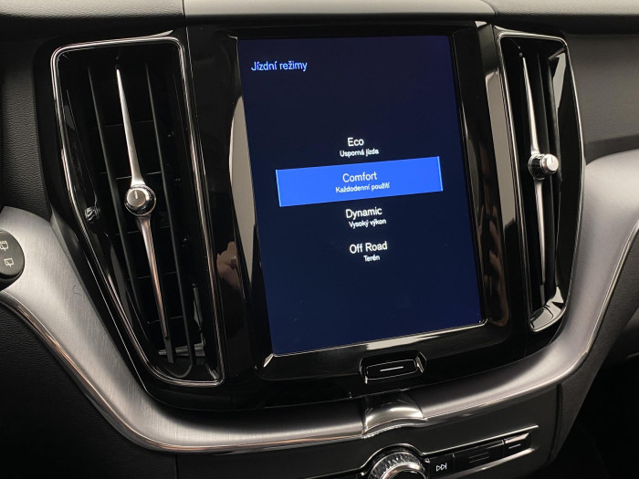 Volvo XC60 D3 MOMENTUM CZ 2.0 d Momentum