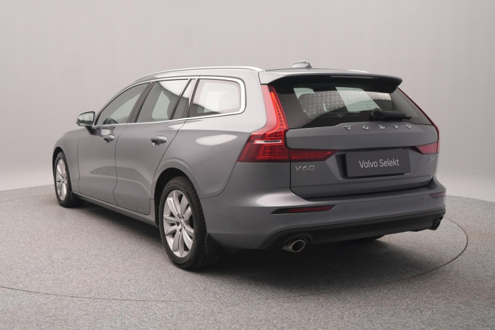 Volvo V60 B4 MOMENTUM PRO REZERVACE 2.0 Momentum