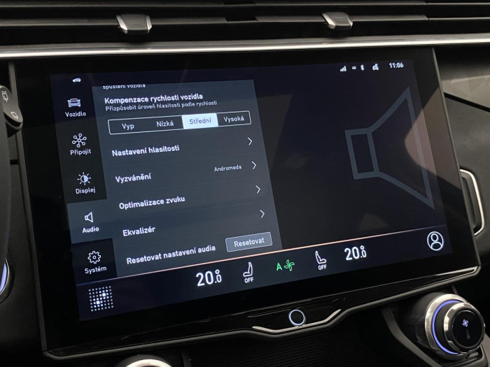 Lynk & Co 01 PHEV DCT AUT 1.maj. REZERVACE