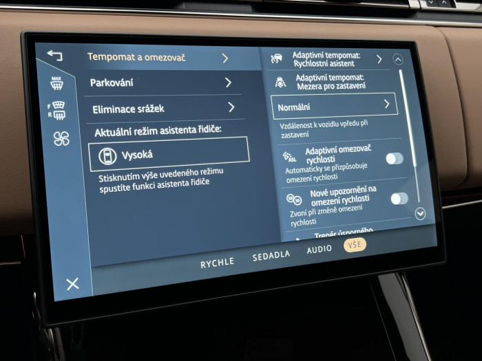 Land Rover Range Rover Sport D300 DYNAMIC SE REZERVACE 3.0 d Dynamic SE