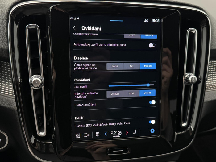 Volvo XC40 B4 ULTIMATE DARK REZERVACE