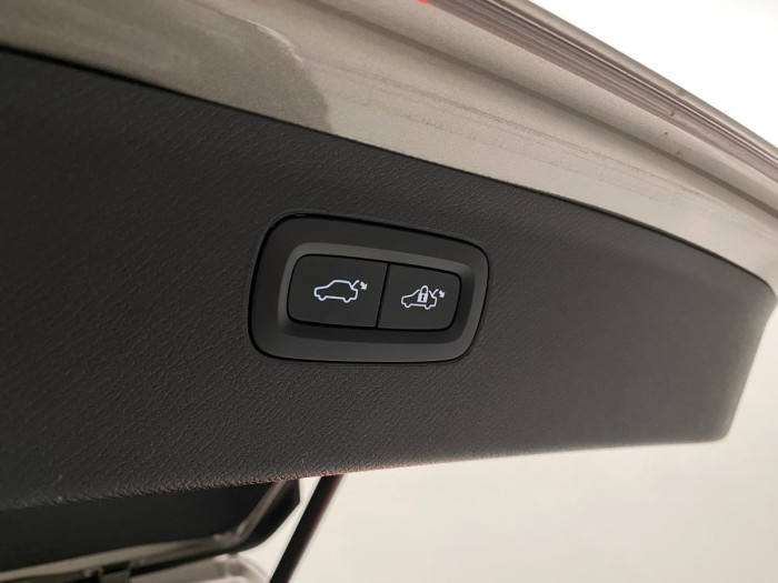 Volvo XC90 B5 AWD INSCRIPTION REZERVACE