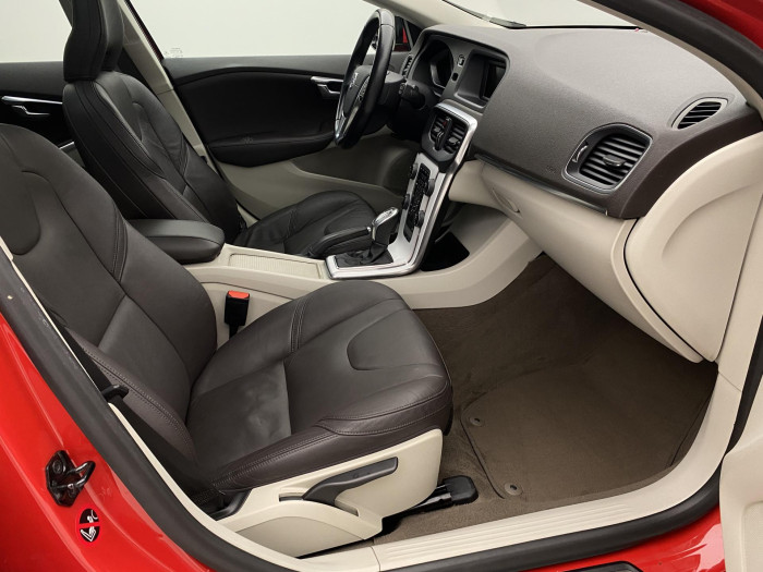 Volvo V40 D3 SUMMUM AUT 2.0 d Summum