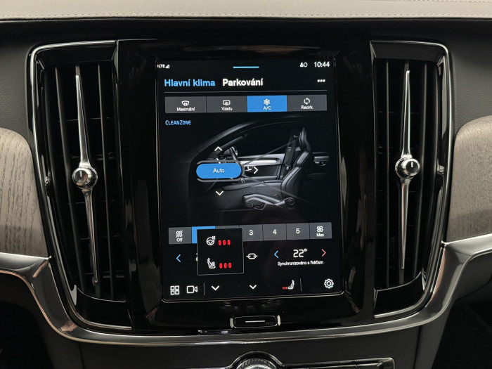 Volvo V90 T8 AWD RECHARGE ULTIMATE 1.maj