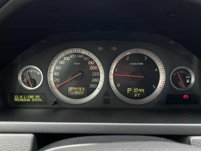 Volvo XC90 D5 AWD SUMMUM 7MÍSTNÁ 2.4 d Summum