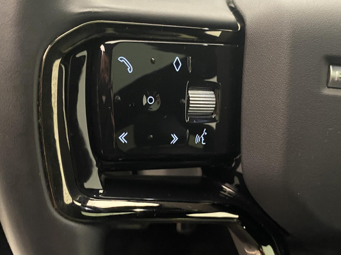 Land Rover Range Rover Velar D300 DYNAMIC SE AWD REZERVACE 3.0 d Dynamic SE