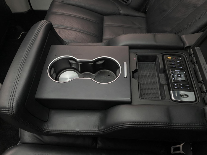 Land Rover Range Rover HYBRID AUTOBIOGRAPHY REZERVACE