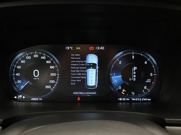 Volvo V90 D5 AWD MOMENTUM AUT REZERVACE 2.0 d Momentum