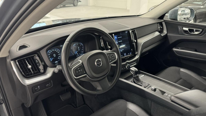 Volvo XC60 D4 AWD MOMENTUM REZERVACE 2.0 d Momentum