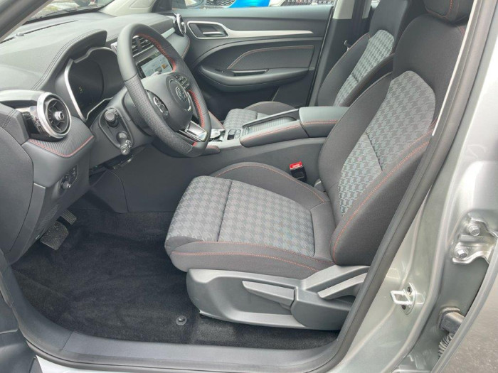 MG ZS EV EXCITE 70kWh REZERVACE!