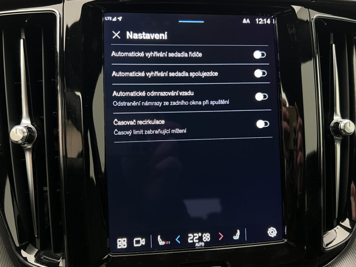 Volvo XC60 B5 AWD R-DESIGN AUT